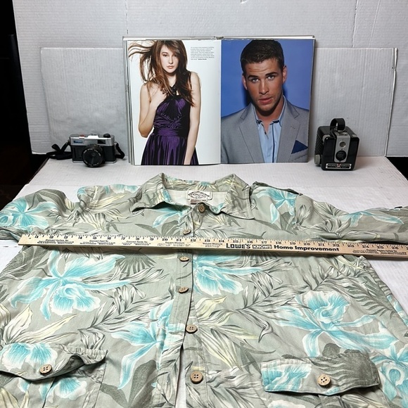 Natural Elements tropical 100% silk safari long look button down - Picture 4 of 11